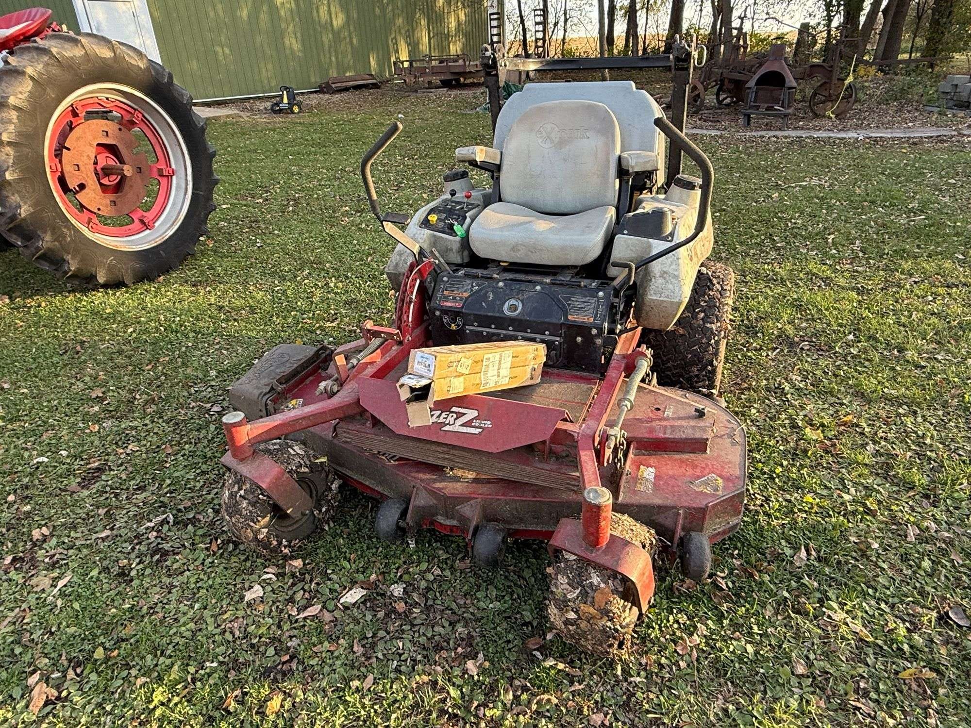 Exmark Lazer Z Equipment Image0