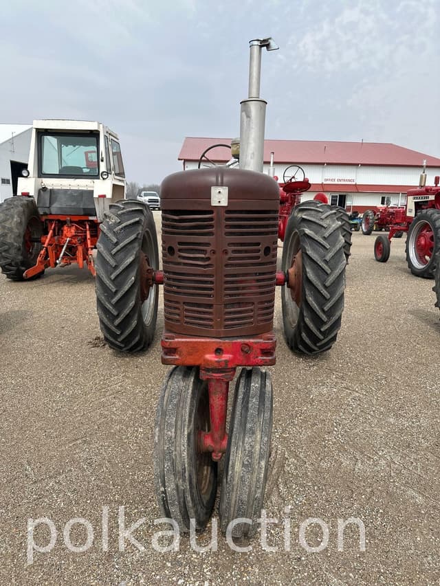 Image of Farmall Super M-TA equipment image 1