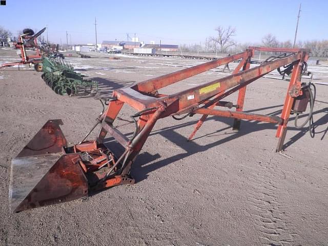 Image of Farmhand F11 equipment image 1