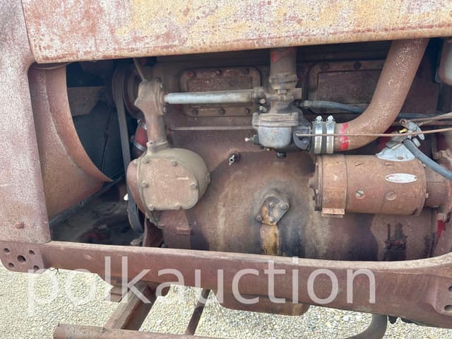 Image of Farmall W9 equipment image 3