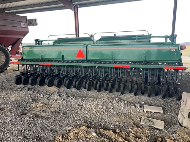 Image of Great Plains 2000 equipment image 3