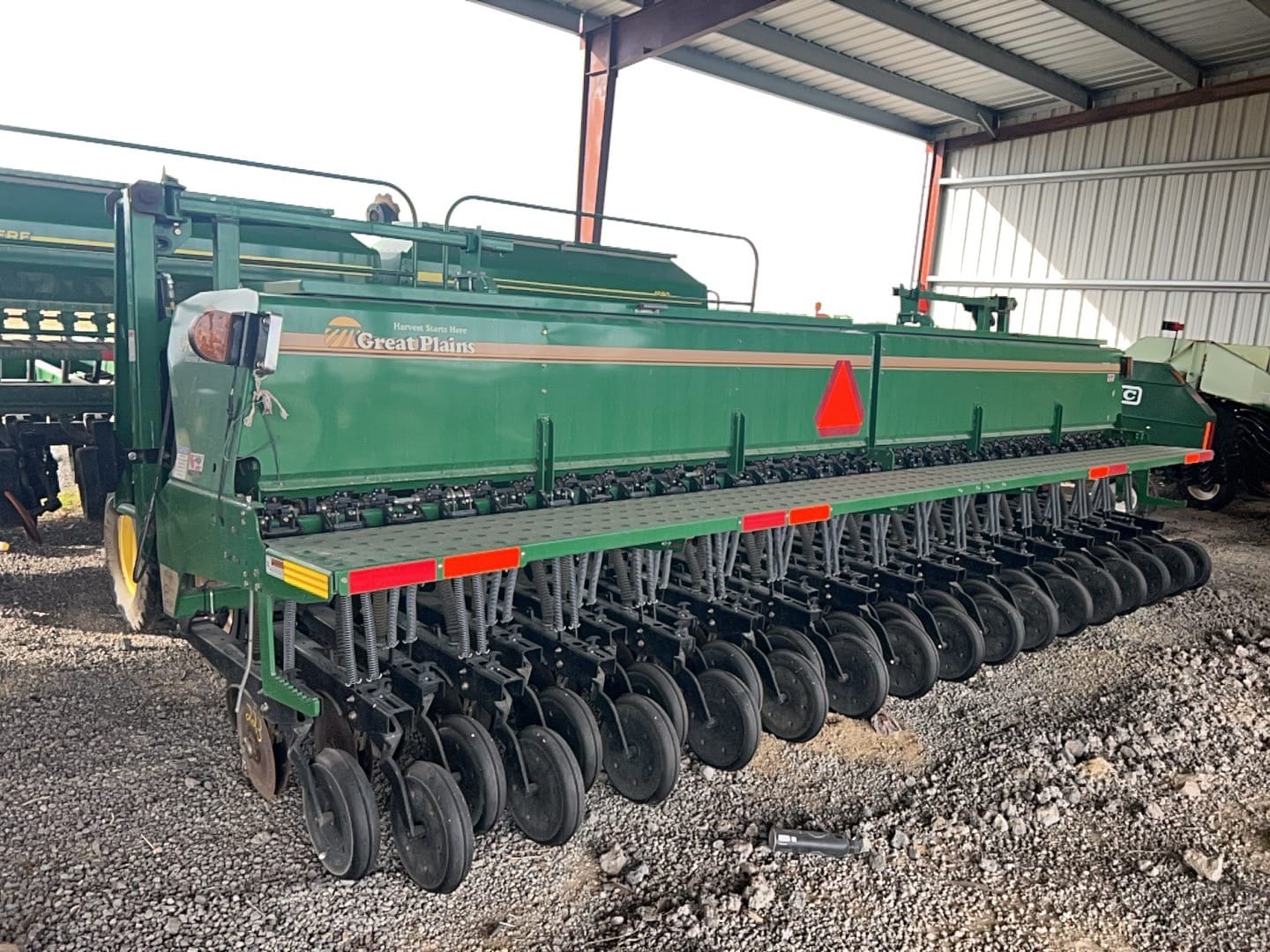 Great Plains 2000 Equipment Image0