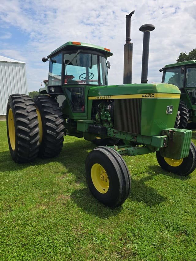 Image of John Deere 4430 equipment image 2