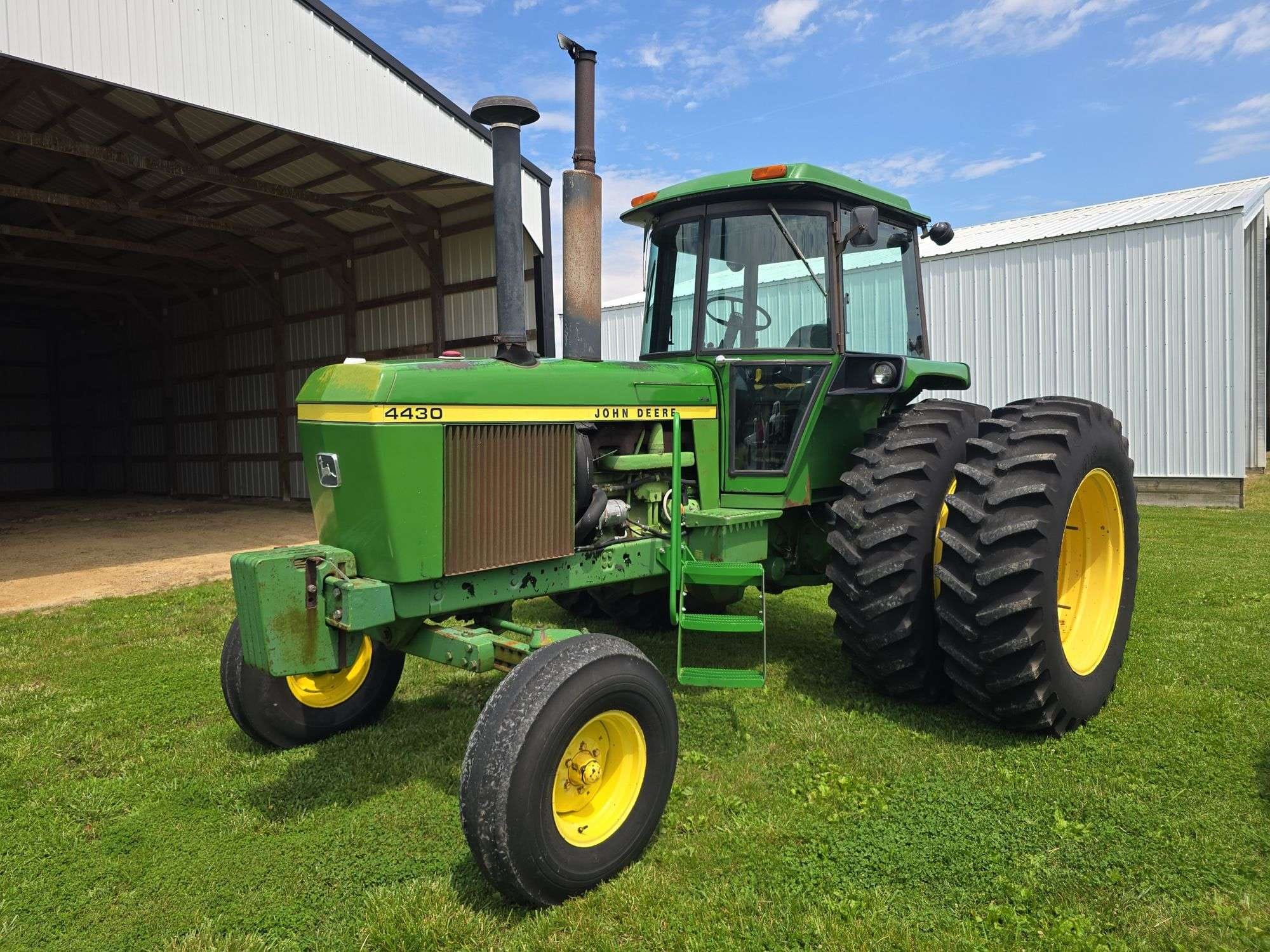 1977 John Deere 4430 Equipment Image0