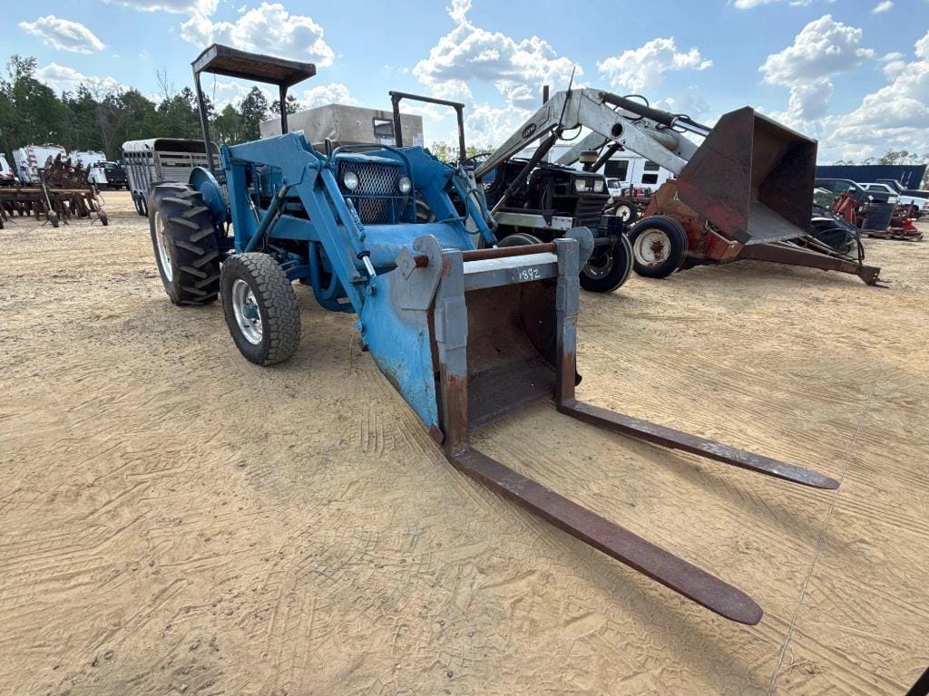 Ford 3000 Equipment Image0