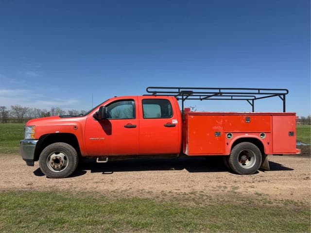 Image of Chevrolet 3500 equipment image 1
