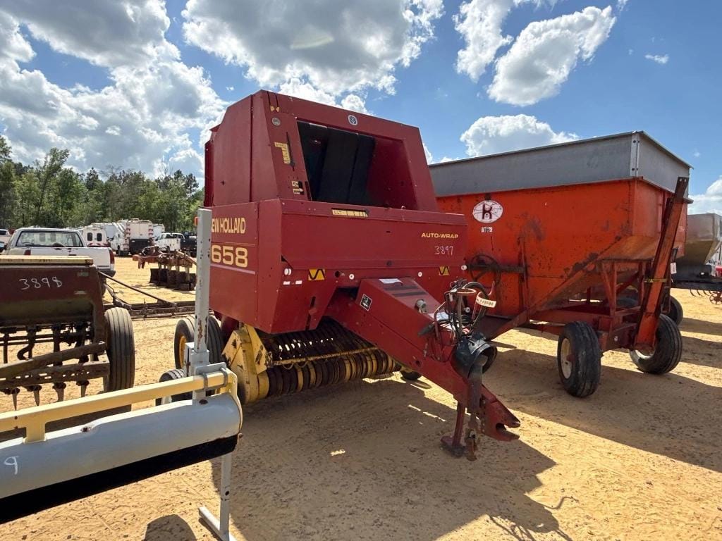 New Holland 658 Equipment Image0