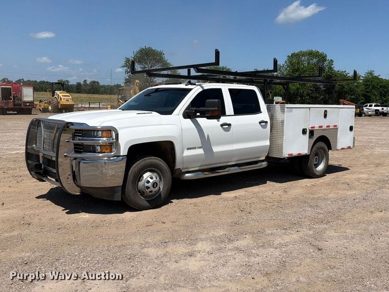 2016 Chevrolet 3500HD Equipment Image0
