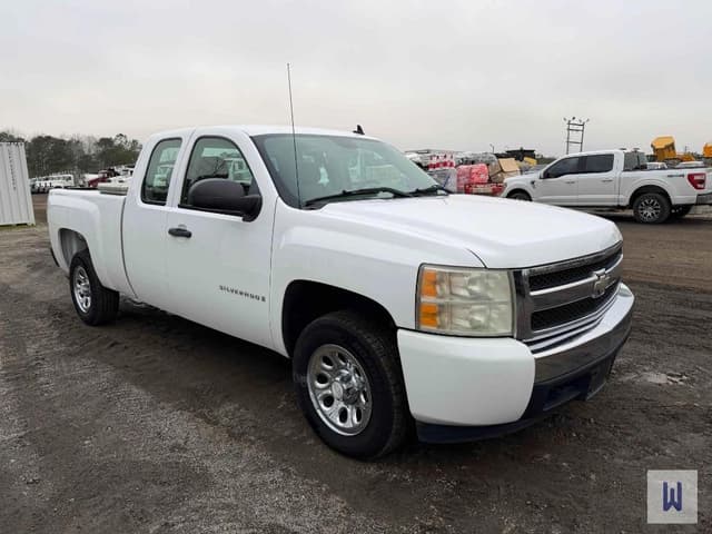 Image of Chevrolet 1500 equipment image 2