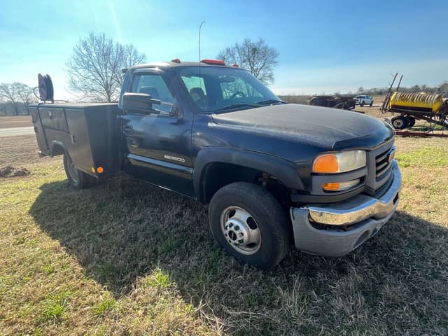 Image of GMC 3500 equipment image 1