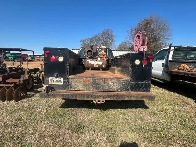 Image of GMC 3500 equipment image 4