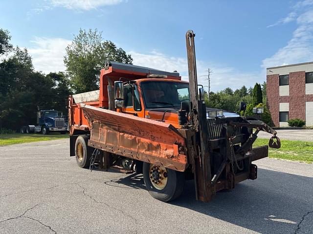 Image of International 7500 equipment image 2
