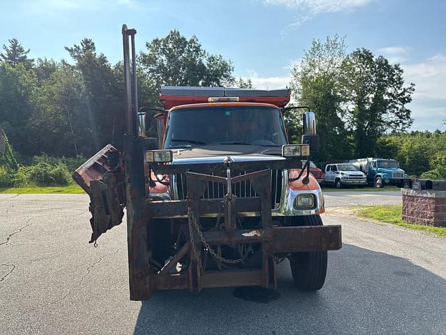 Image of International 7500 equipment image 1