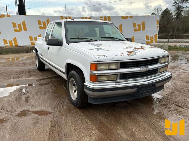 Image of Chevrolet 1500 equipment image 2