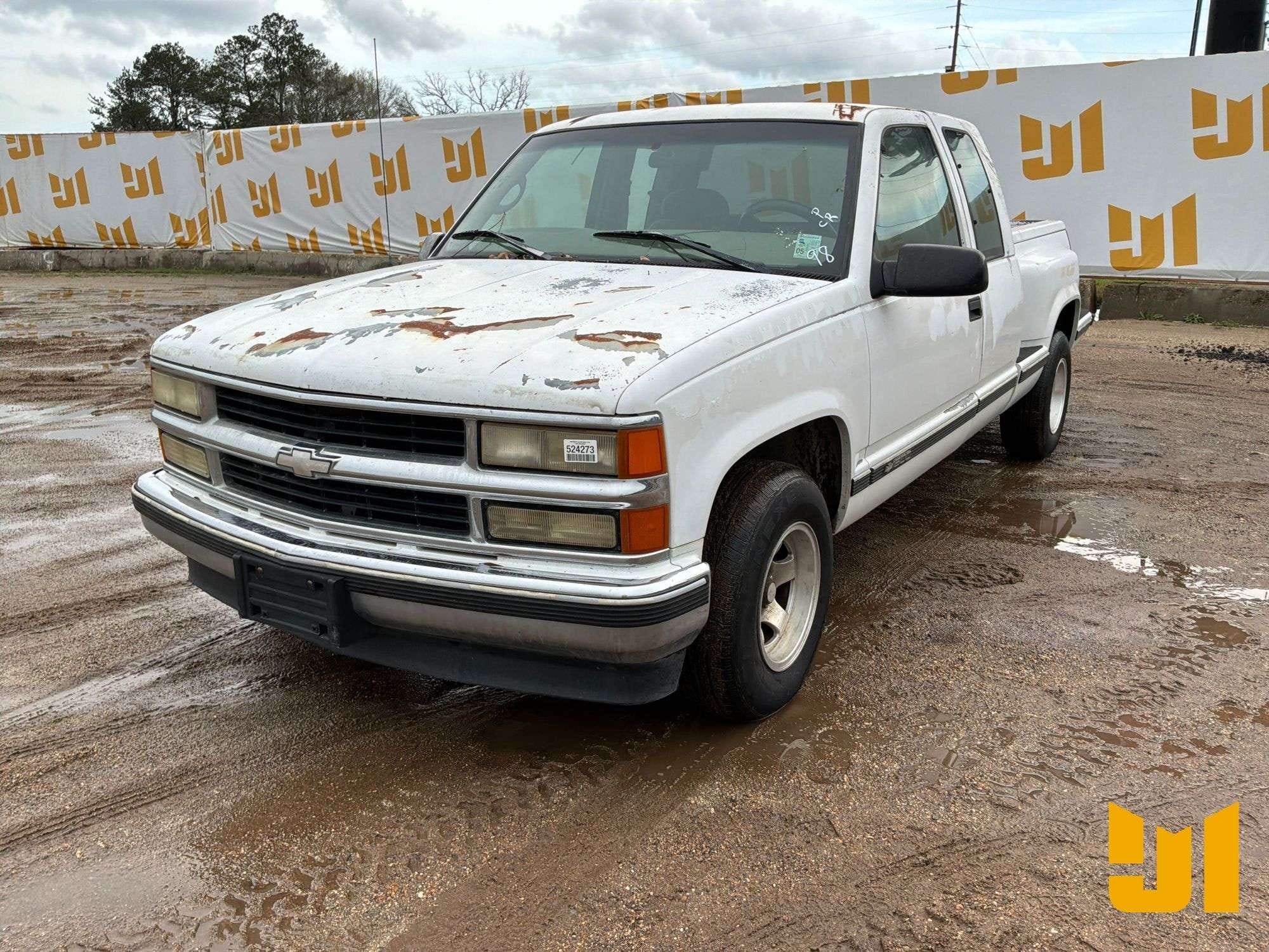 1998 Chevrolet 1500 Equipment Image0