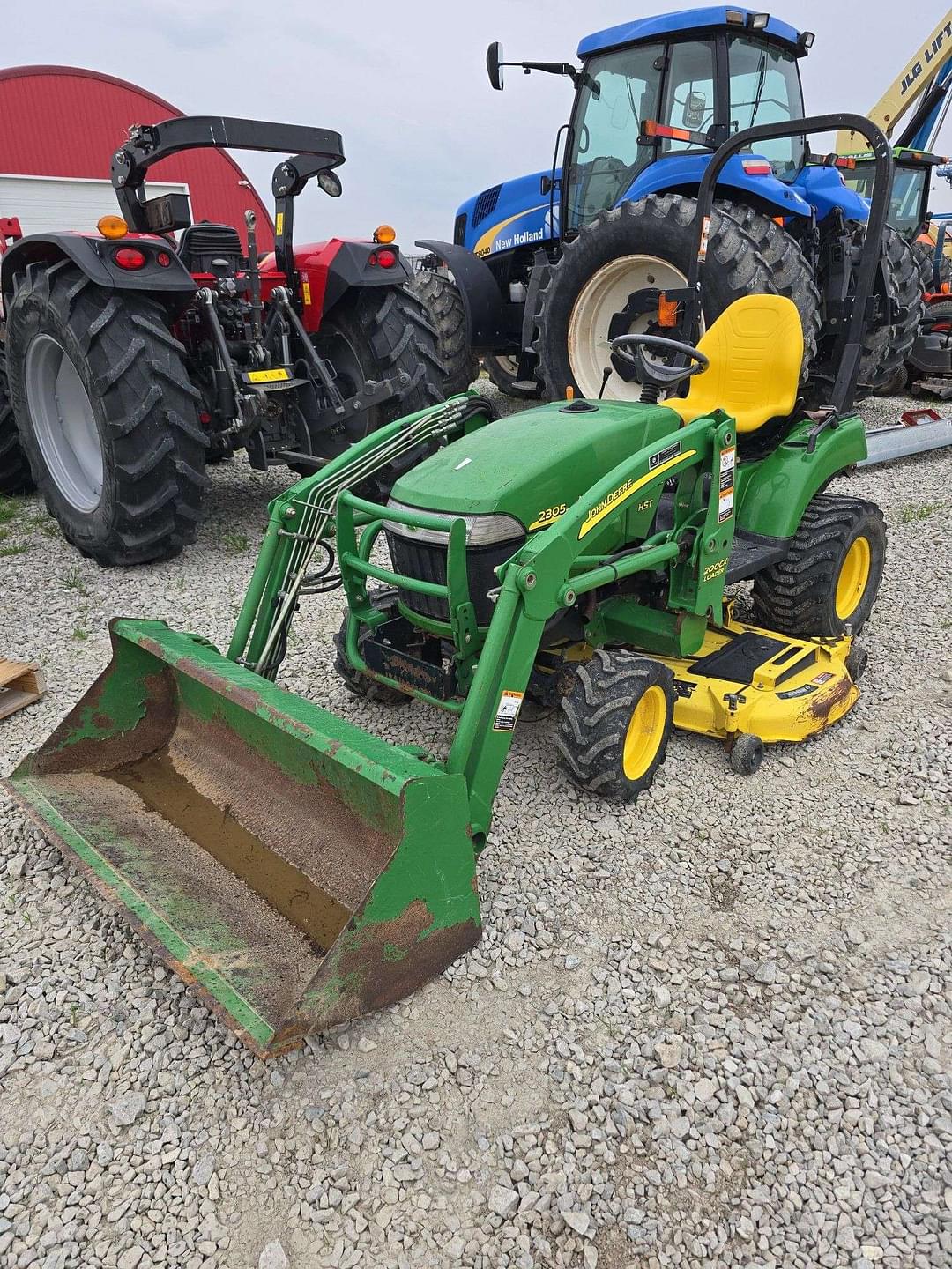Image of John Deere 2305 Primary Image