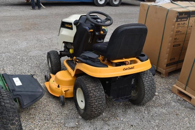 Image of Cub Cadet LTX1050 equipment image 2