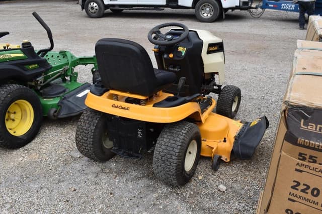 Image of Cub Cadet LTX1050 equipment image 3