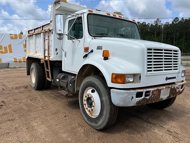 Image of International 4700 equipment image 2