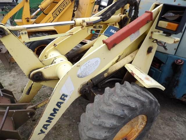 Image of Yanmar V3-3 equipment image 3