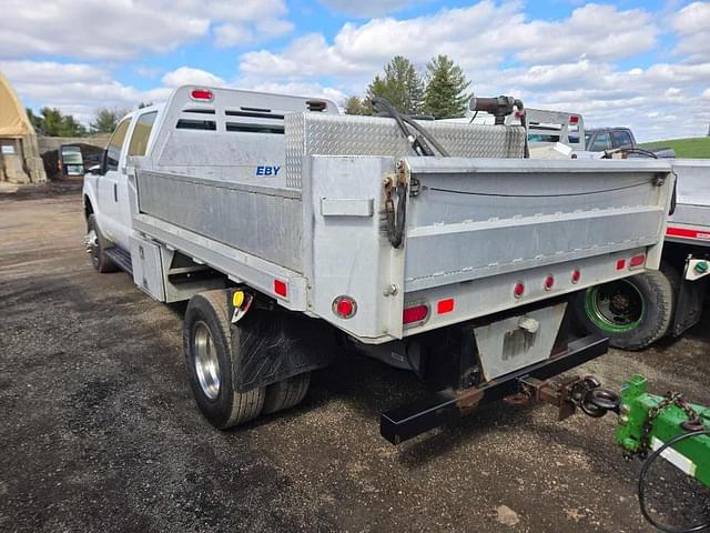 Image of Ford F-350 equipment image 3