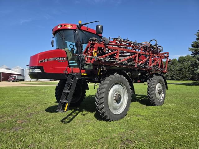 Image of Case IH Patriot 4420 equipment image 1