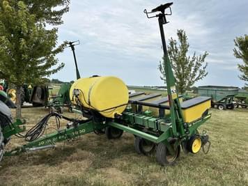 Main image John Deere 7200