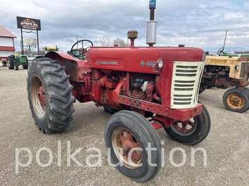Main image International Harvester W-400