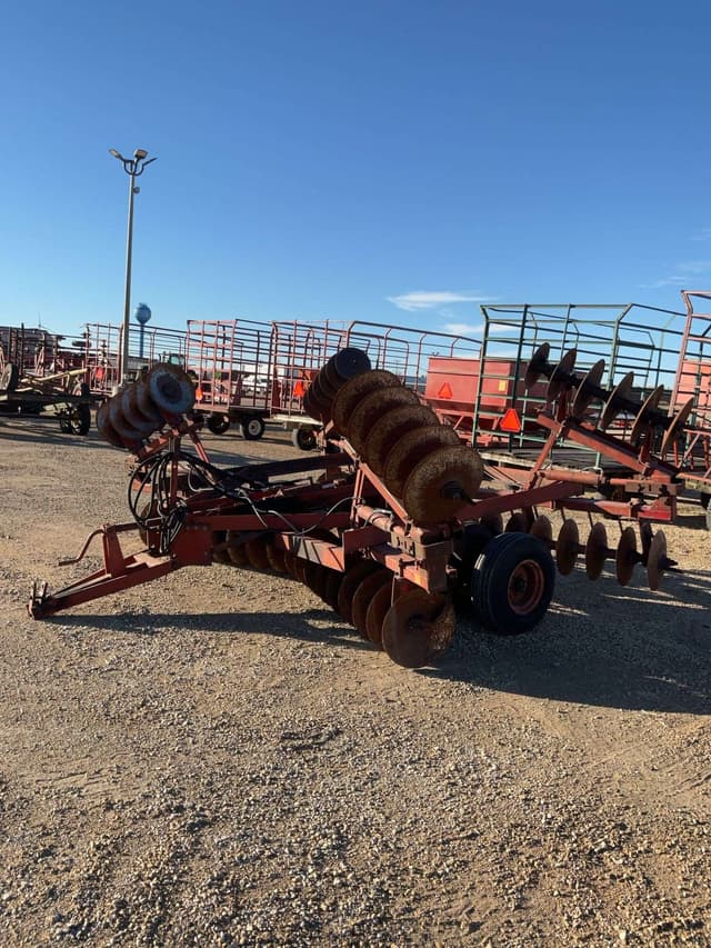 Image of International Harvester 470 equipment image 2