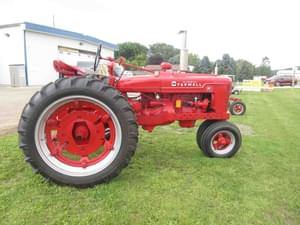 1949 Farmall H Image
