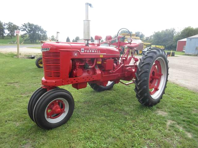 Image of Farmall H equipment image 2