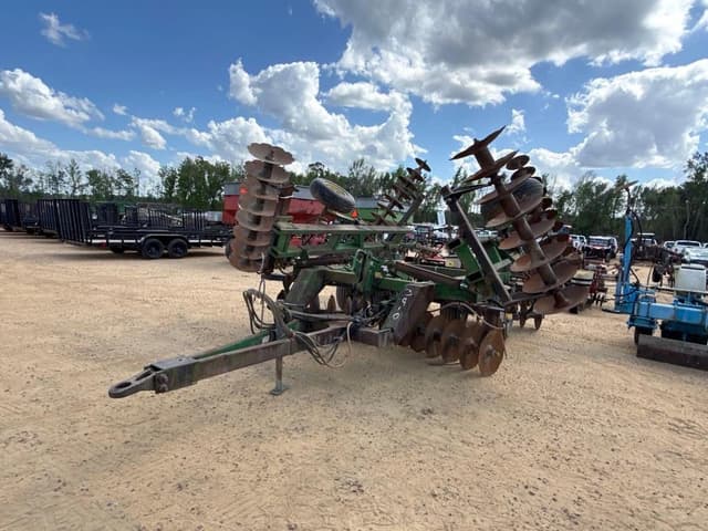 Image of John Deere 630 equipment image 1