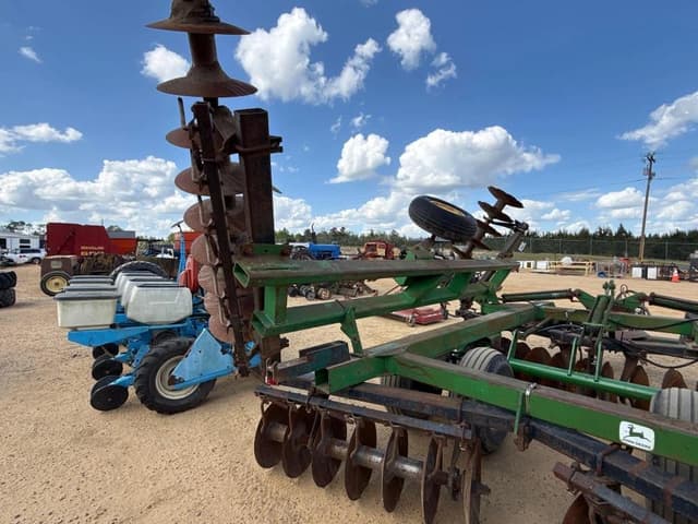 Image of John Deere 630 equipment image 4