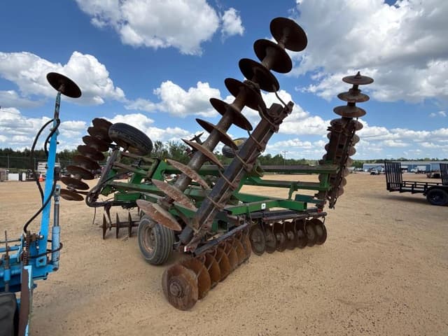 Image of John Deere 630 equipment image 2