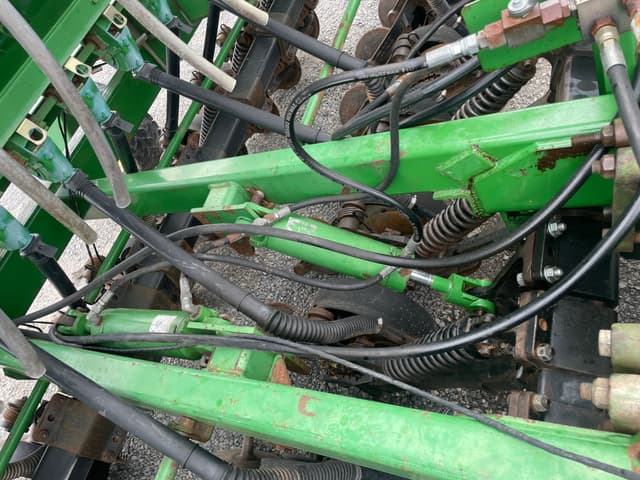 Image of John Deere 1560 equipment image 2