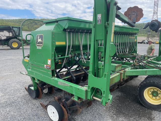 Image of John Deere 1560 equipment image 4