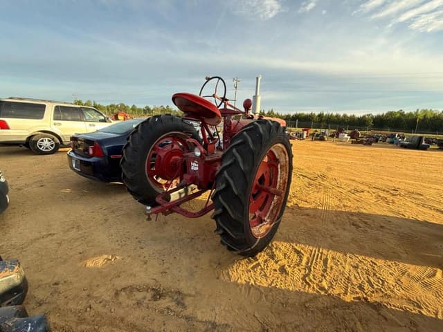 Image of Farmall H equipment image 3