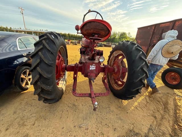 Image of Farmall H equipment image 4