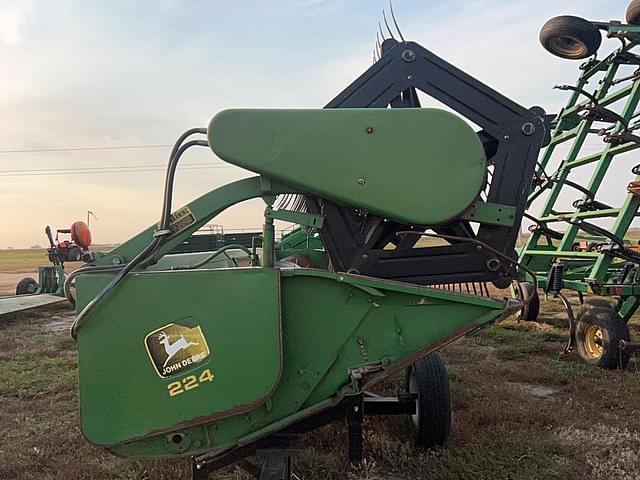 Image of John Deere 224 equipment image 4