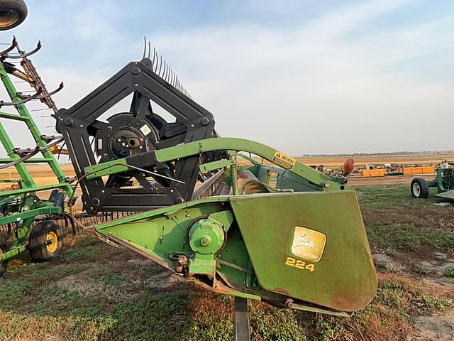 Image of John Deere 224 equipment image 1