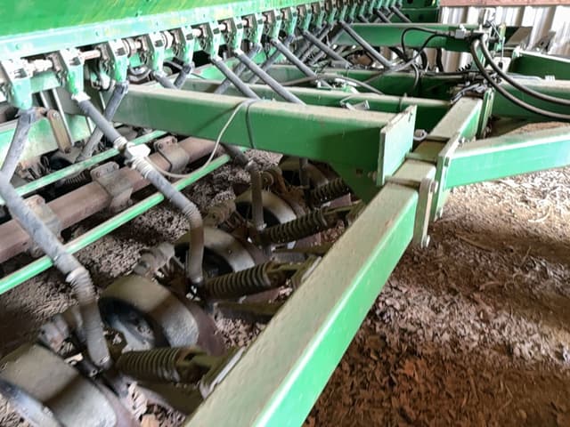 Image of John Deere 1560 equipment image 4