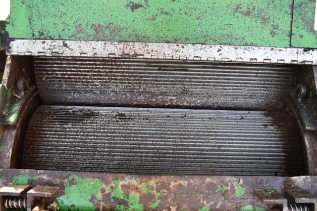 Image of John Deere 3950 equipment image 4