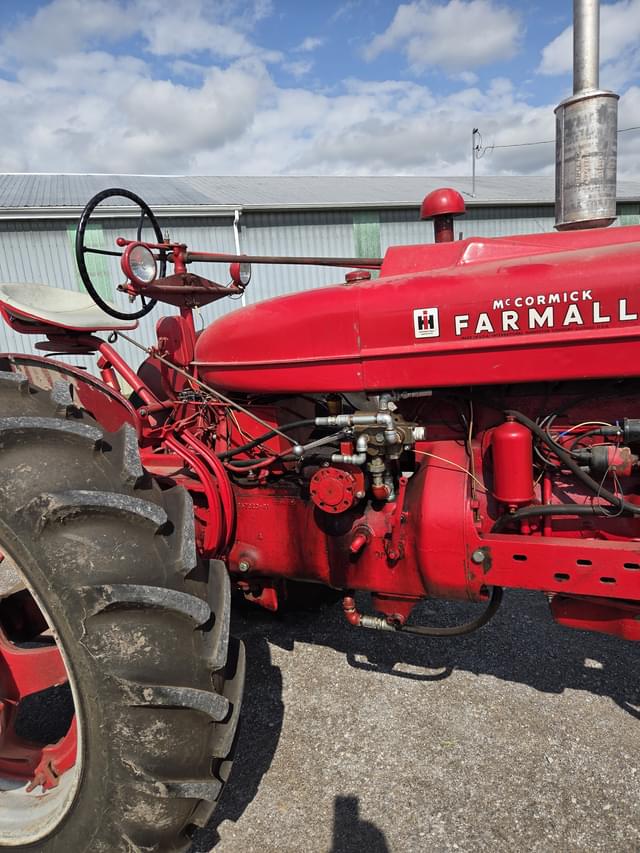 Image of Farmall Super M equipment image 3