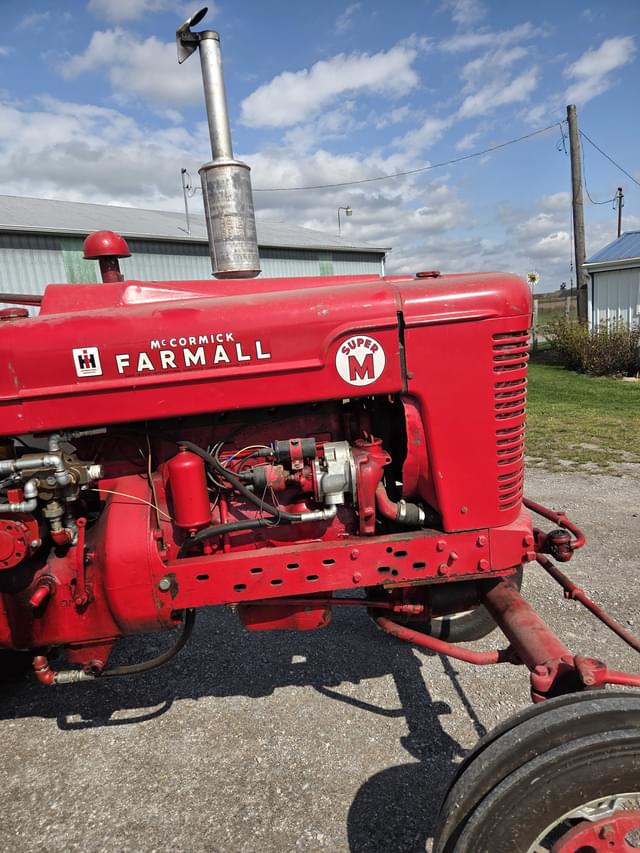 Image of Farmall Super M equipment image 1