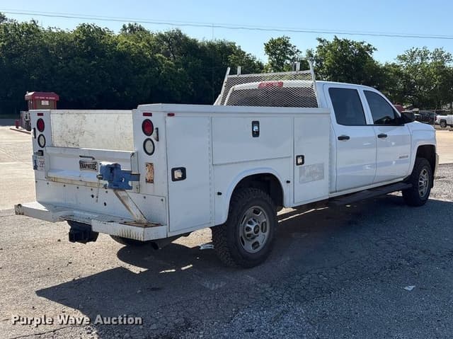 Image of Chevrolet 2500HD equipment image 4