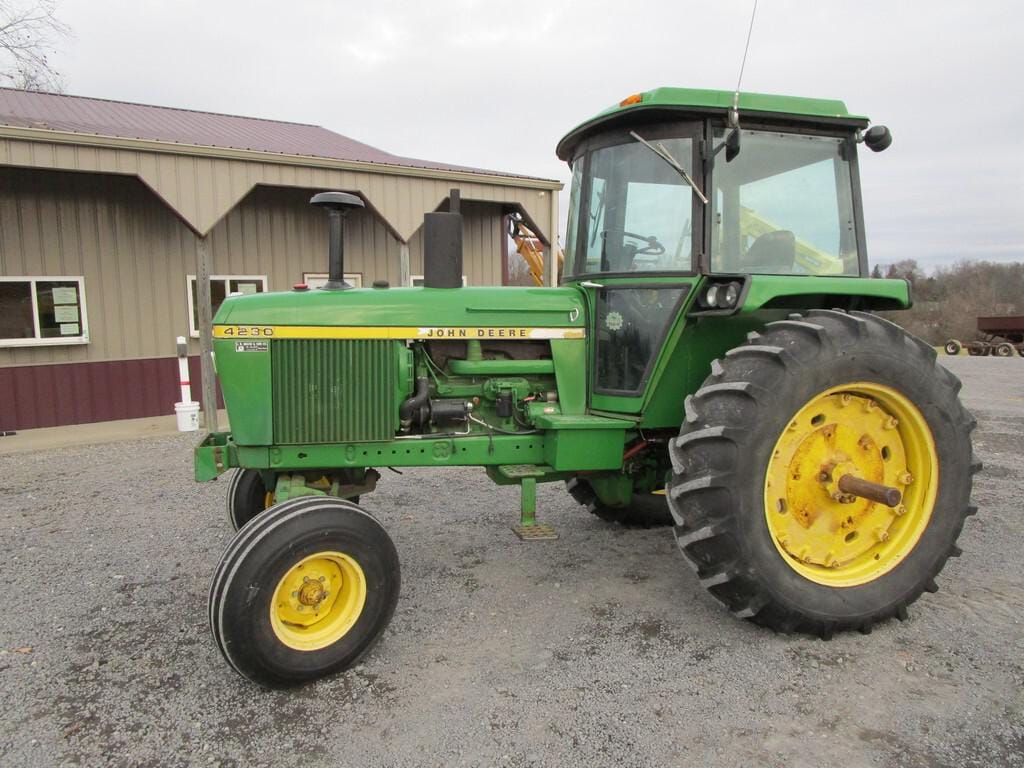 Main image John Deere 4230
