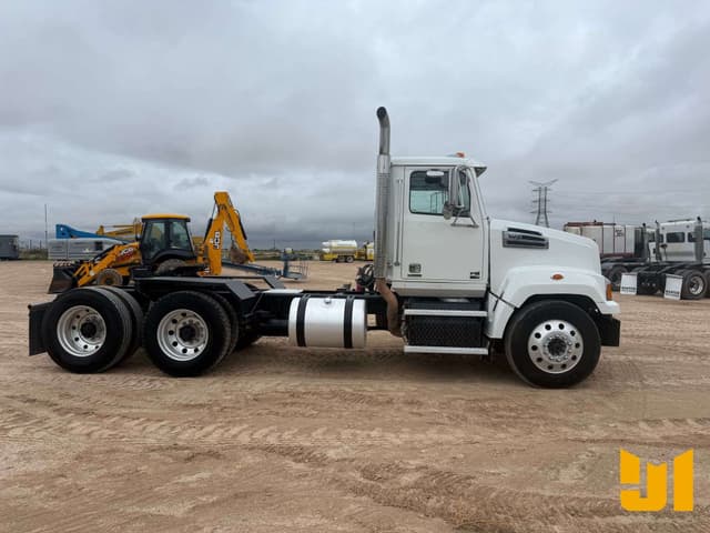 Image of Western Star 4700 equipment image 3