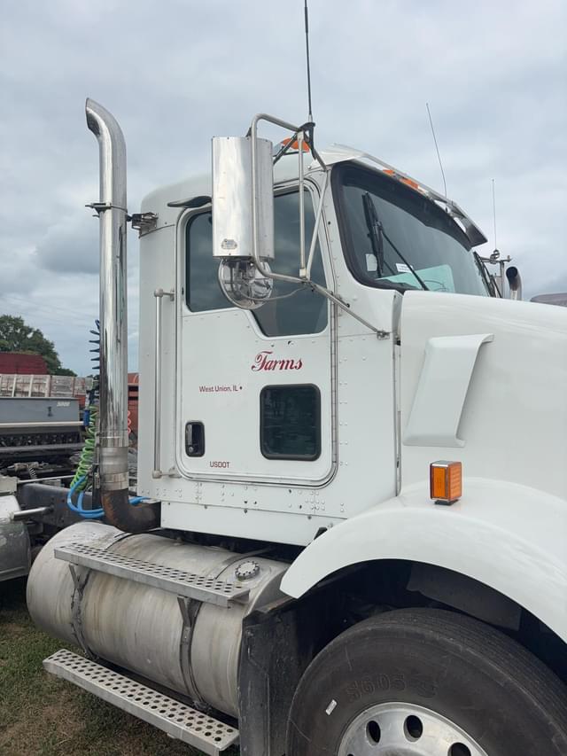 Image of Kenworth T800 equipment image 2