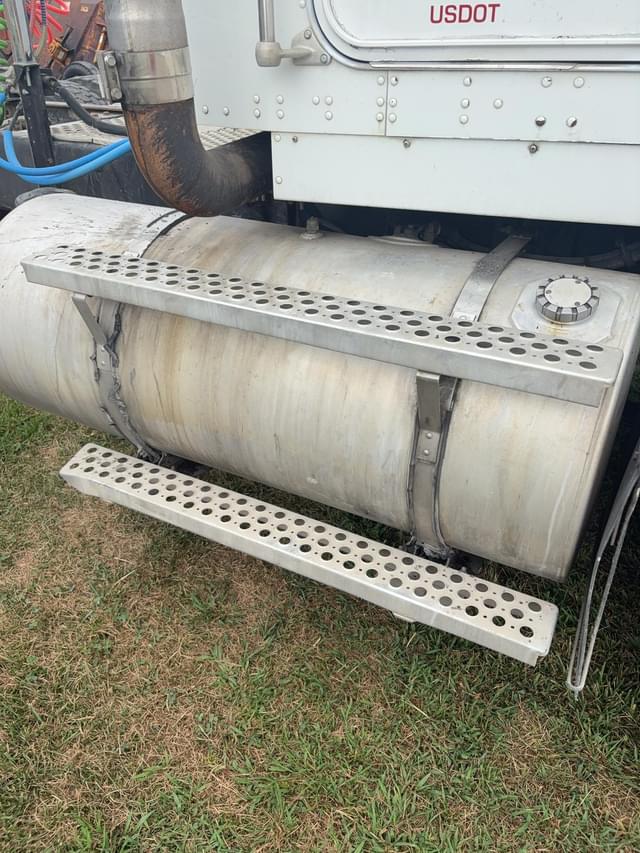 Image of Kenworth T800 equipment image 4