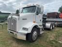 2003 Kenworth T800 Image